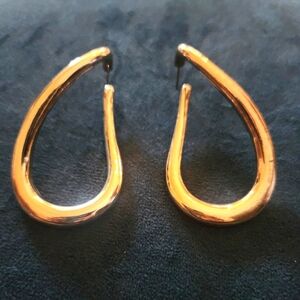 Hoops-EARRINGS-GOLD